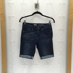 Mossimo Women's Mid Rise Bermuda Stretch Shorts